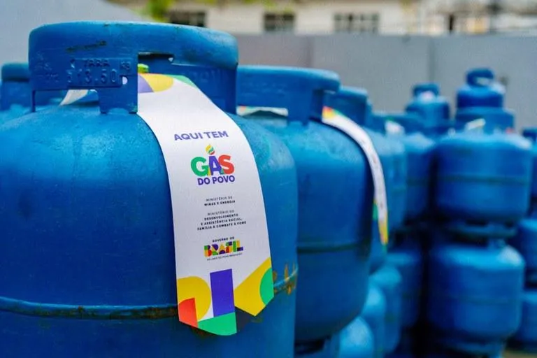 Governo alerta para notícias falsas sobre Bolsa Família, Gás do Povo e escala 6x1